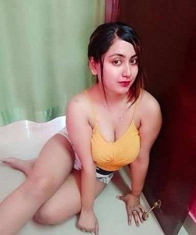 independent-housewife-in-bahria-town-lahore-big-1