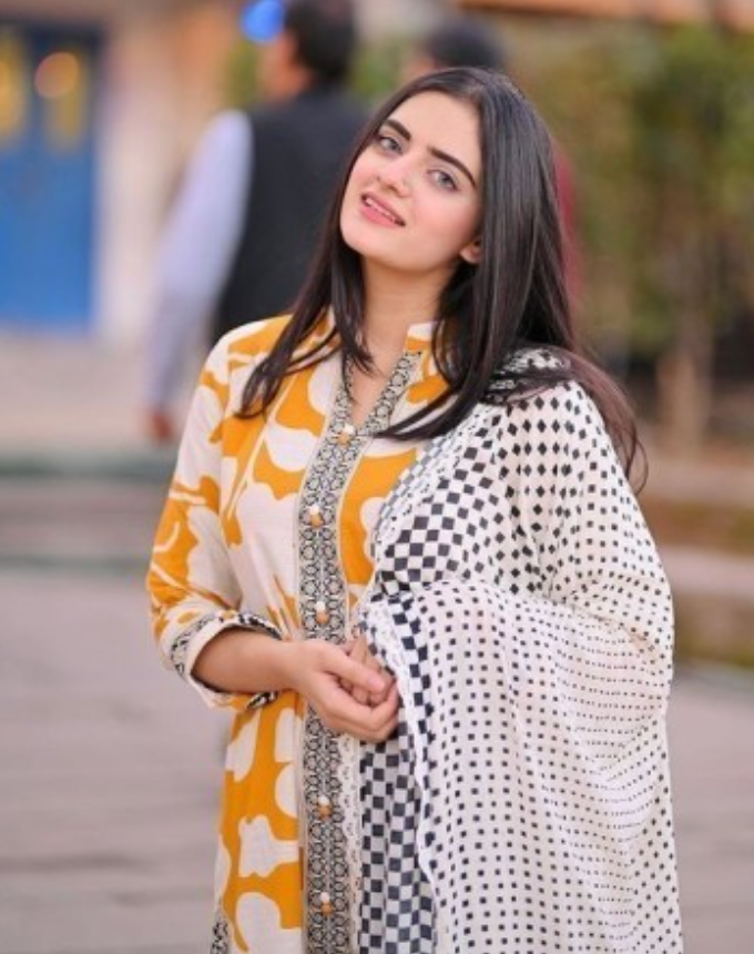 independent-call-girls-available-in-civic-center-bahria-town-phase-4-rawalpindi-03279066660-small-1