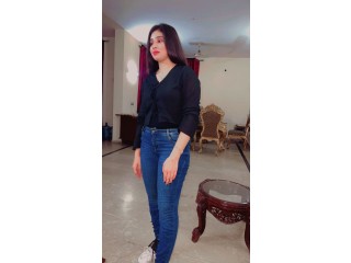 Young indepentent model girl for the room services in lahore