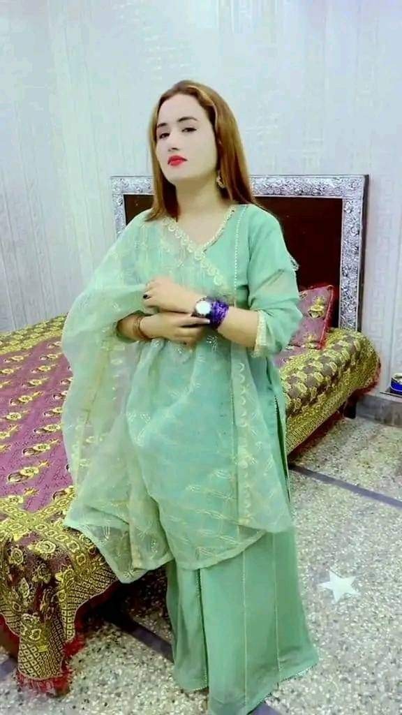 Girl service available hai 03276971102