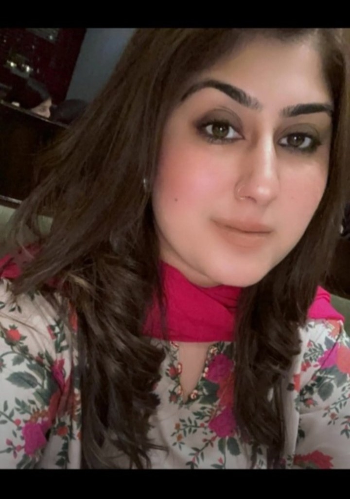 Triple deal Aunty available Lahore