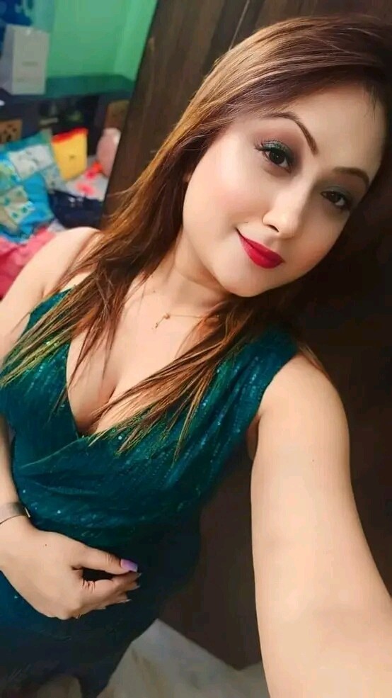 Double deal girls available Lahore