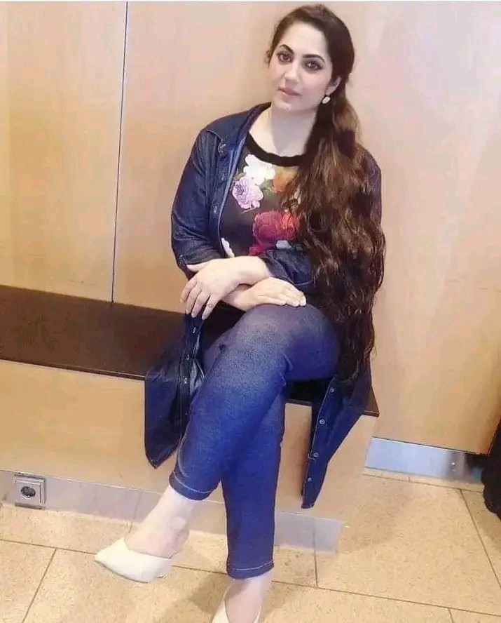 Video call service available my WhatsApp number 03098359088