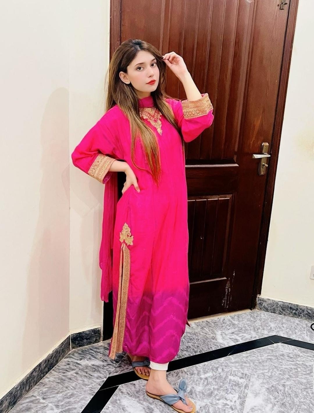 independent-sexy-house-wife-available-in-rawalpindi-avari-xpress-residences-islamabad-hotel-contact03005518124-small-4