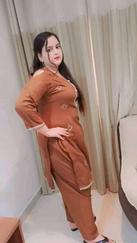 Girl service available hai 03276971102