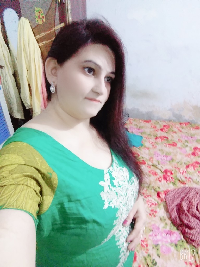 Call girls in Lahore service available