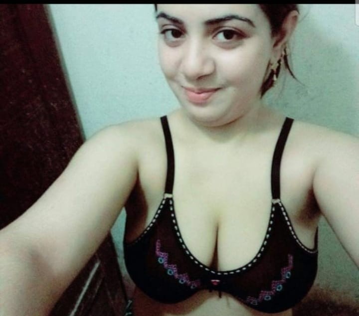 Sexy video call 03267990700