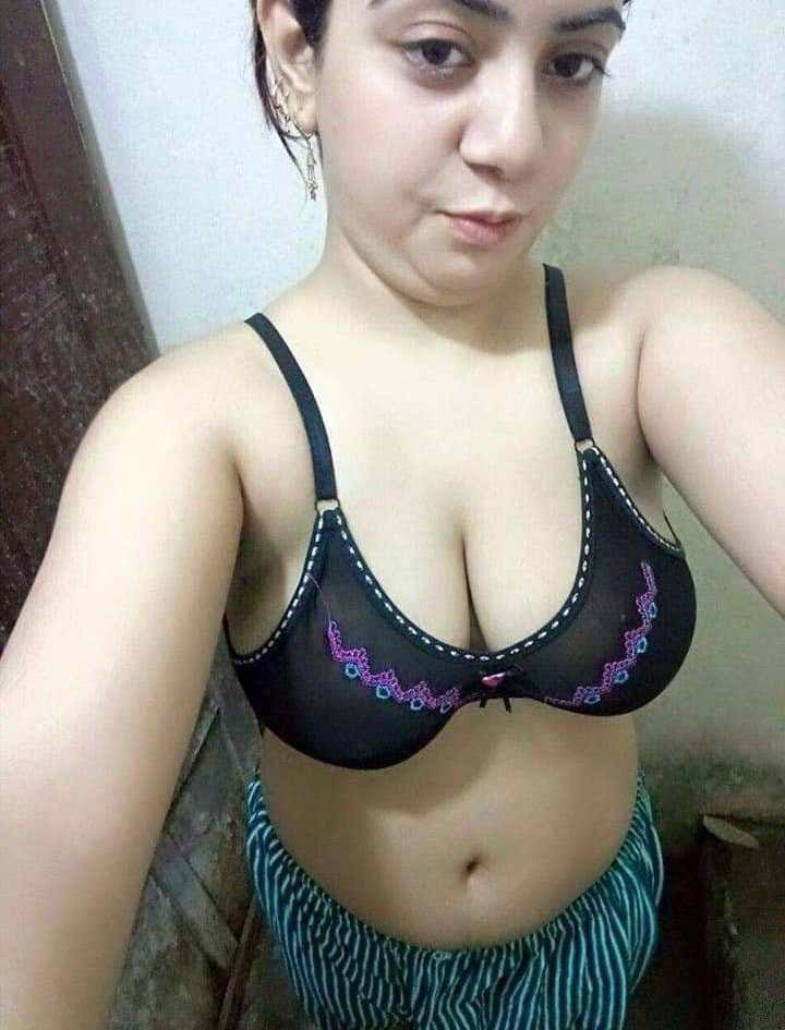 Sexy video call 03267990700