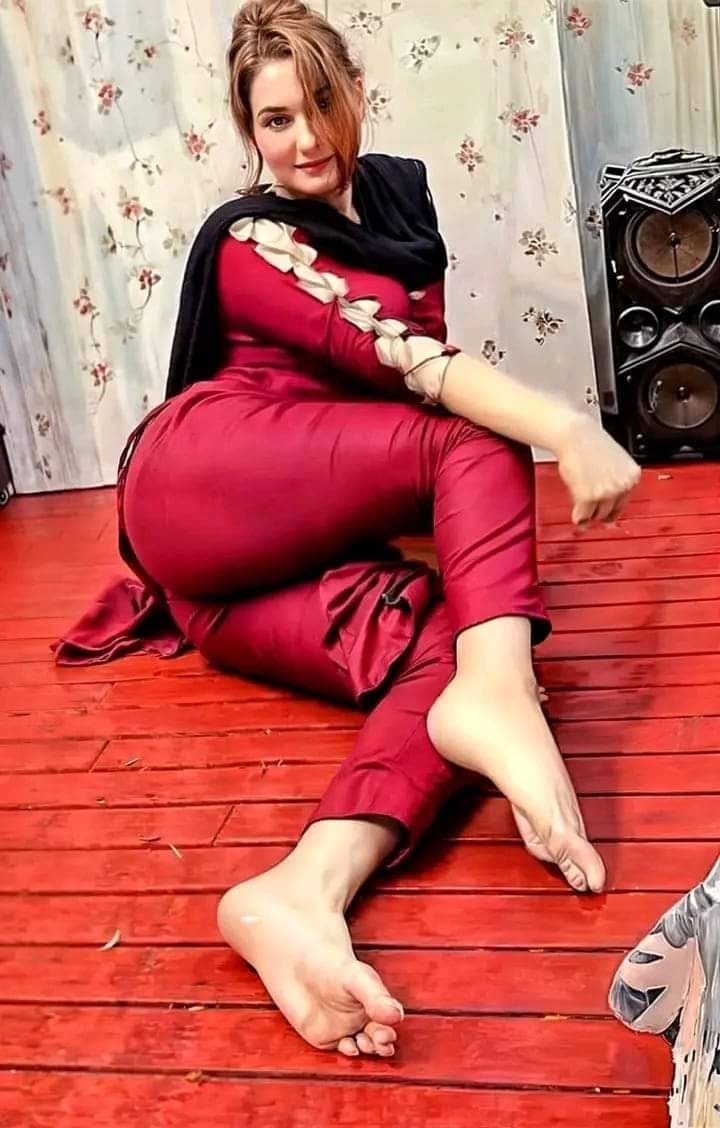 Sexy video call service available full nude with face watsapp contact03286378475