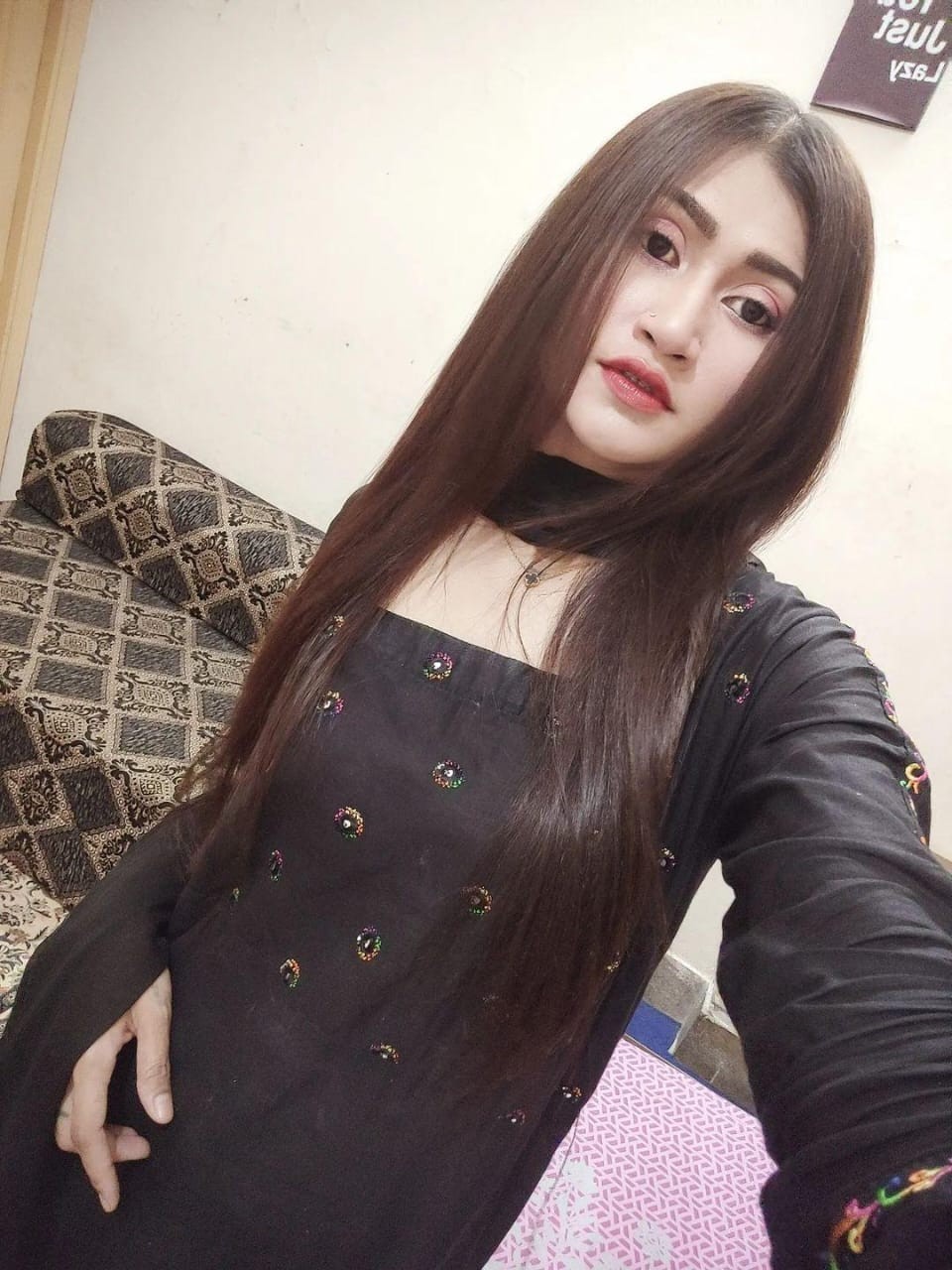 islamabad-top-sexy-call-girls-03033980333-small-1