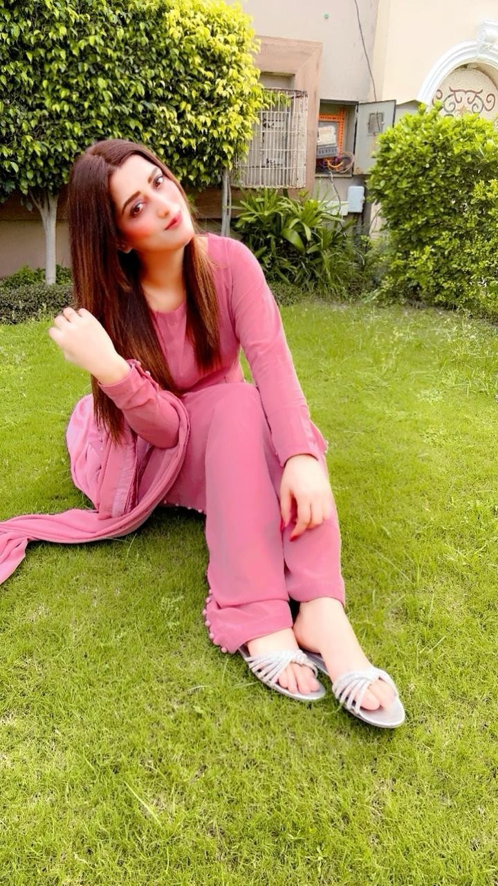 03250083999 Independence Housewife University Educated Girl Available In Karachi And All Hotels Free Delivery