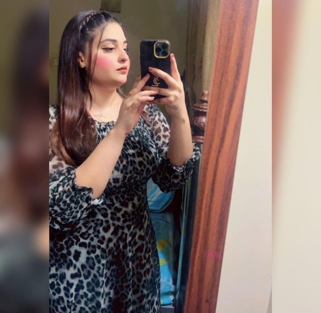 miss-zoya-03090005422-vip-luxury-escort-in-lahore-small-2