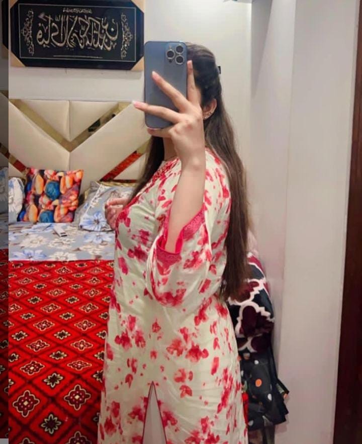 House wife saf sutri joher town Lahore shot 3k only