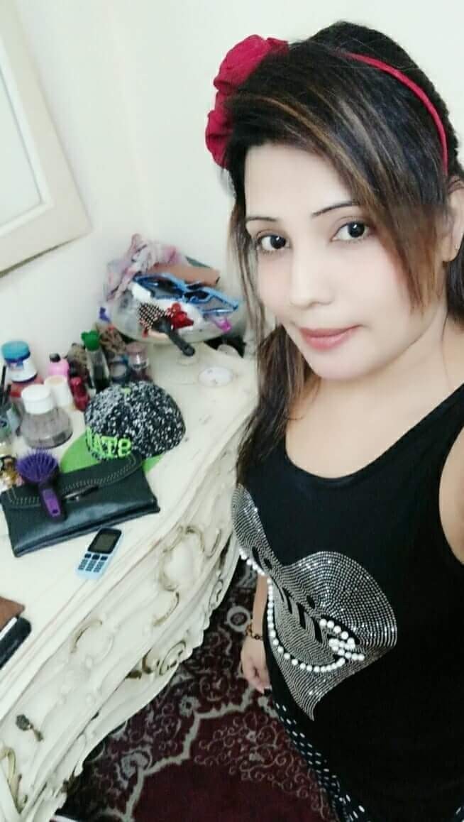 Girl available short night service live cam sexy WhatsApp 03237699571