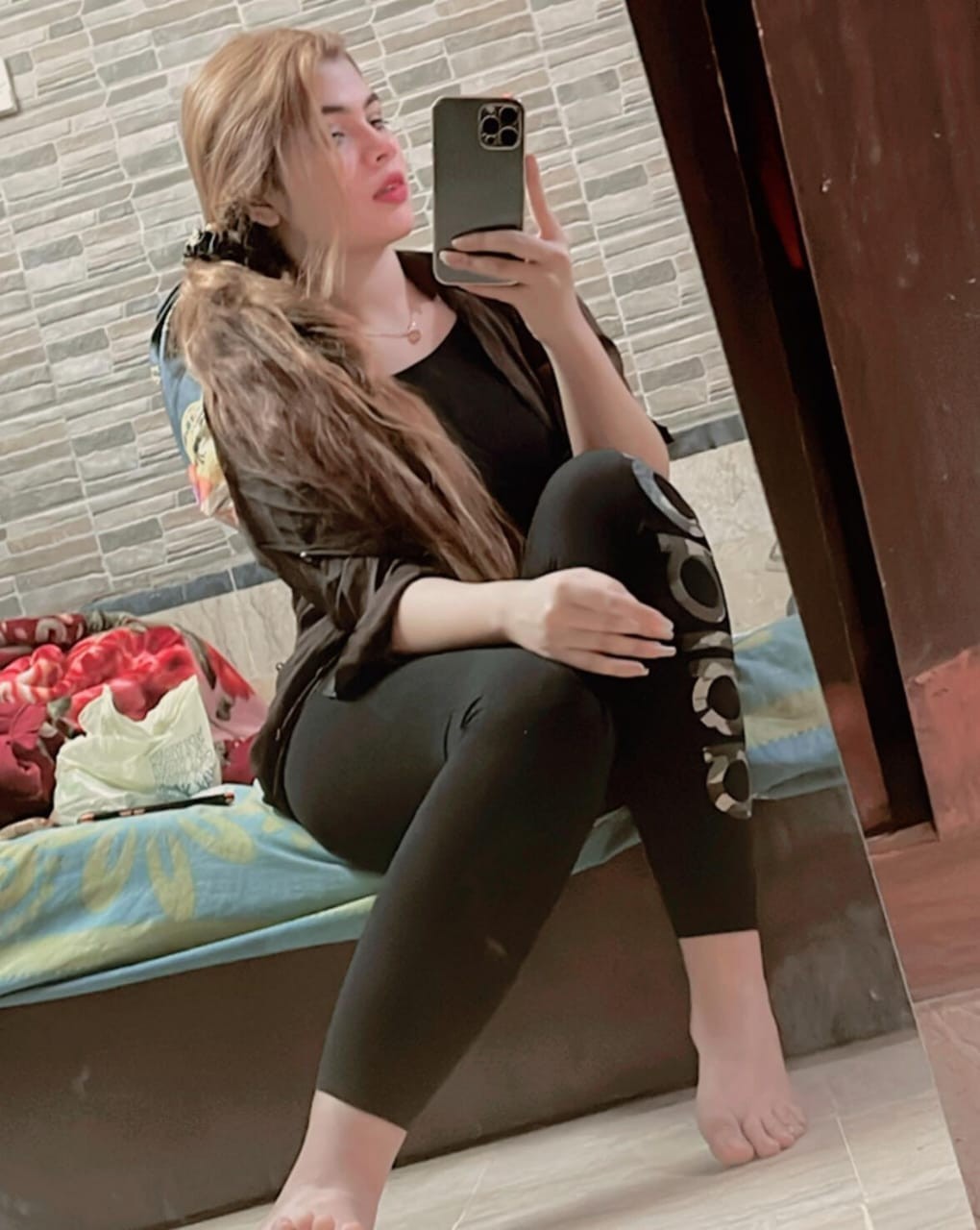 Hello dear, only video call service is available, if you are interested then contact with me WhatsApp number 03006307909