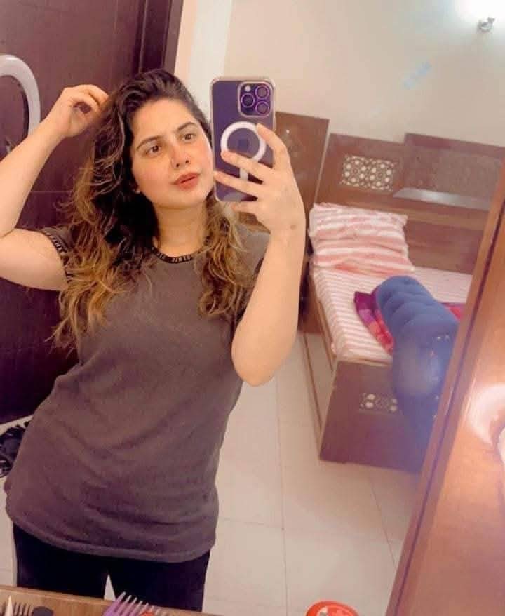 Girl service available ha Whatsapp number 03285870514