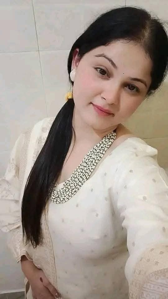 Girl service available hai video call 03287985213