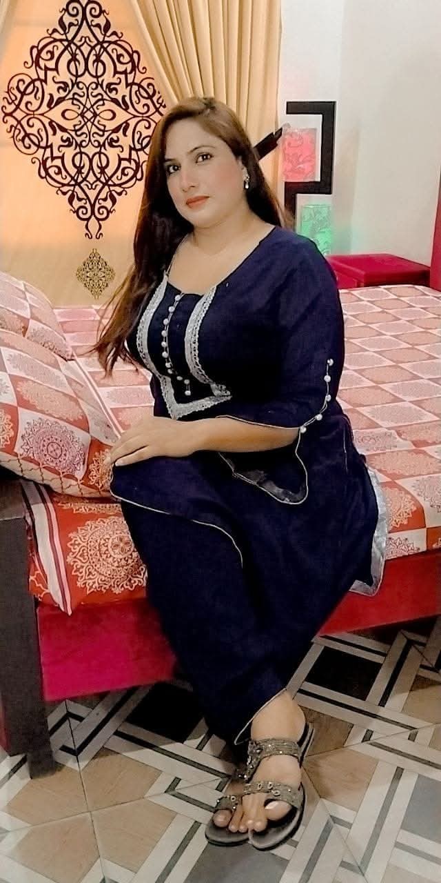 Girl service available ha Whatsapp number 03285870514