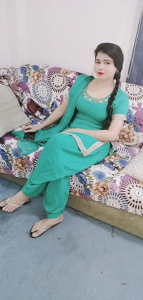 Girl service available ha Whatsapp number 03025785529