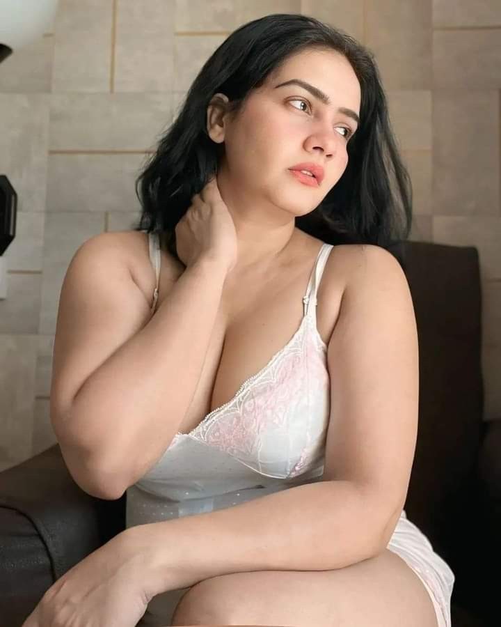 Sexy video call service available full nude with face watsapp contact 03285462319