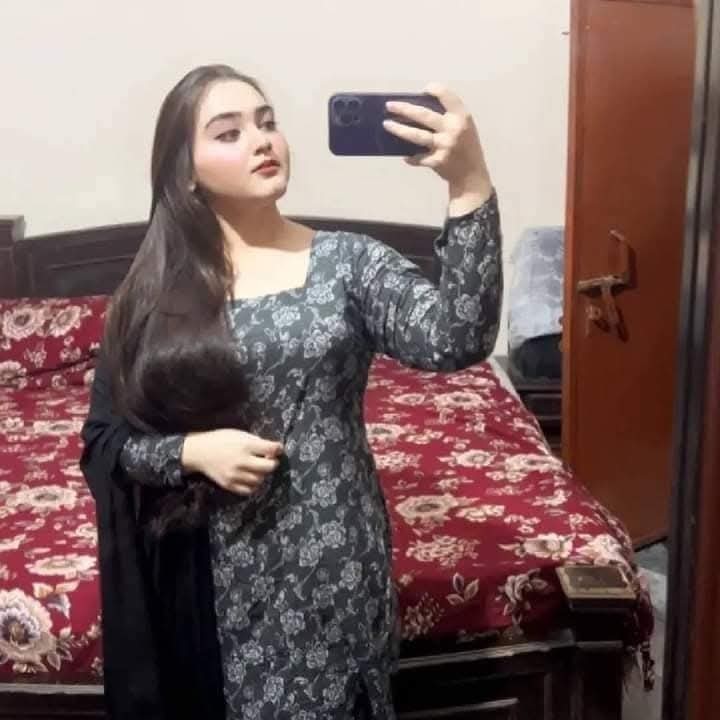 100% jeniun girl available Anytime Home Delivery Video call service Available just contact whatsap 03288594397